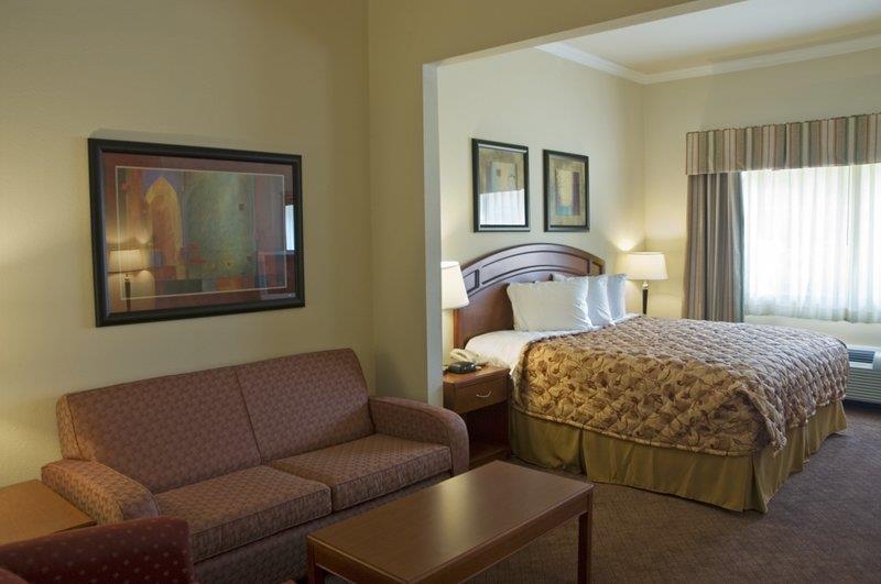Best Western Inn & Suites Cleveland Bagian luar foto