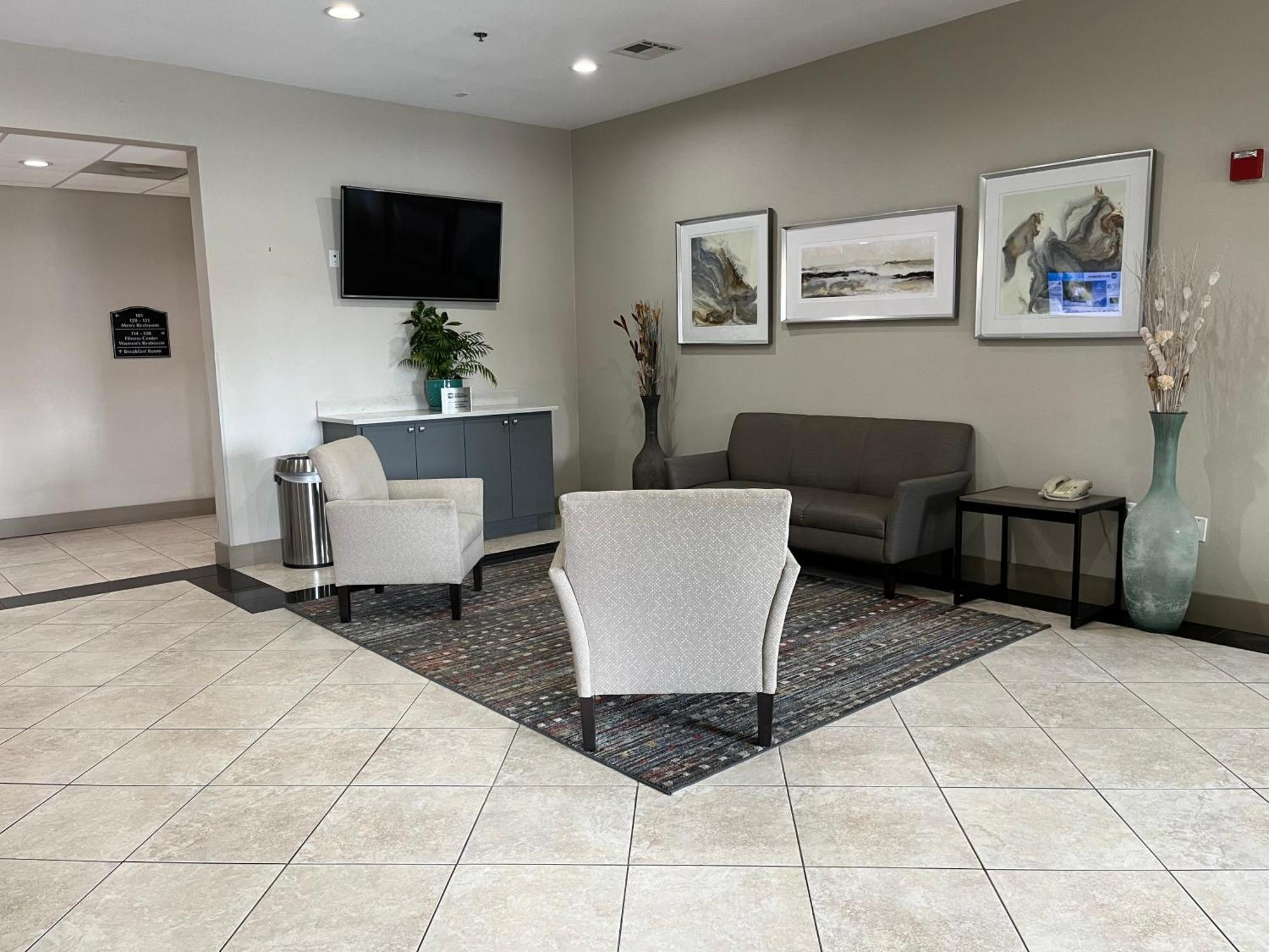 Best Western Inn & Suites Cleveland Bagian luar foto